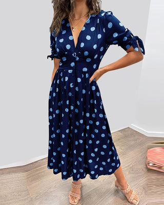 Caterina – Robe midi à pois col V effet sculptant