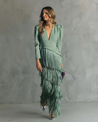 Clara – Robe élégante à manches frangées