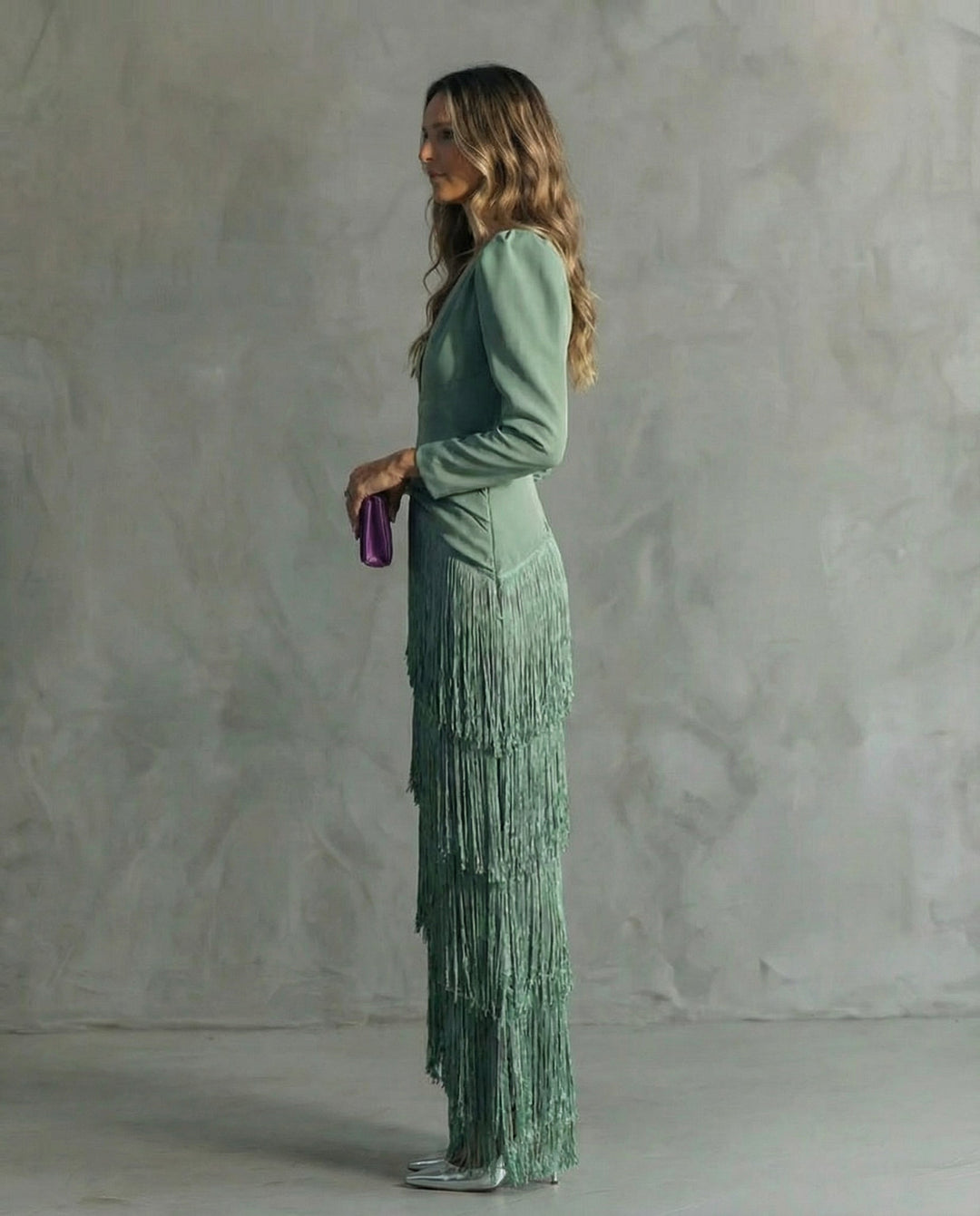 Clara | Robe midi élégante à manches frangées